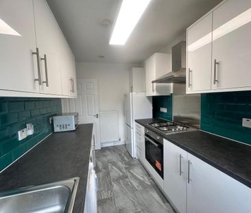 2 bedroom maisonette to rent - Photo 3