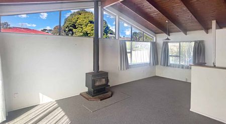 Bucklands Beach - 4 Bedoom Home Zone for Macleans College - Photo 2