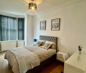 Room in a Shared House, Buckingham Avenue, M6 - Photo 4