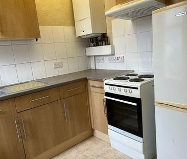 Studio Flat, Walsingham Road, BS6 - Photo 2