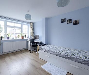 4 bedroom semi-detached house to rent - Photo 5