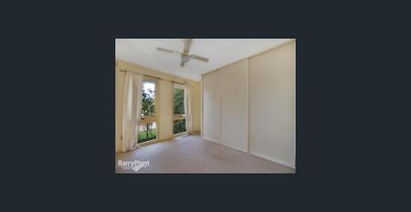 Spacious Family Home in Prime Location! - Photo 3