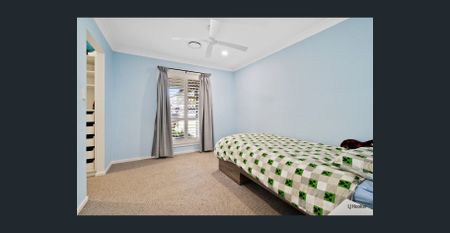 SHORT TERM LEASE - FULLY FURNISHED FOUR BEDROOM ACREAGE HOME - Photo 2