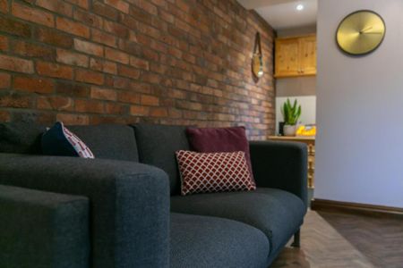 2 bedroom ground floor flat to rent - Photo 2