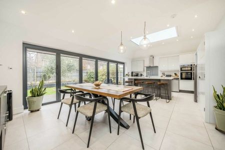 Kingswood Avenue, Hampton, TW12 - Photo 3