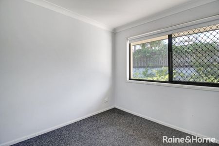 Ultra-Convenient Three Bedroom Townhouse - Close to UQ! - Photo 5
