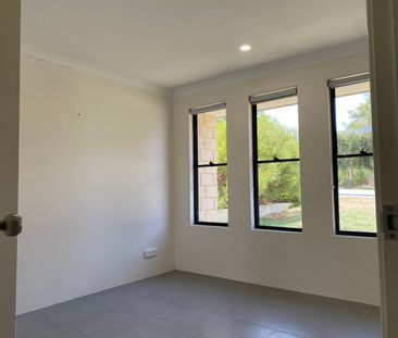 4 Barker Road, Mandurah WA 6210 - House For Rent | Domain - Photo 3
