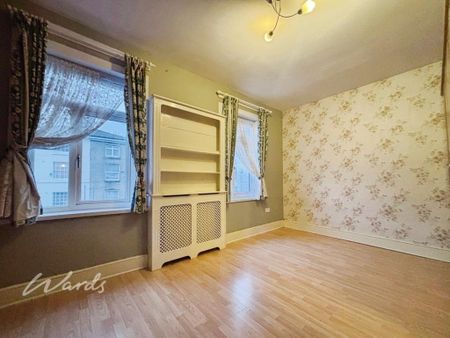 4 bedroom semi-detached house to rent - Photo 3