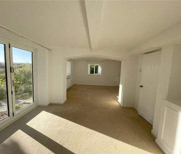 4 bedroom detached house to rent - Photo 3