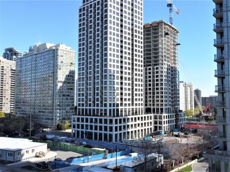 For Lease - 36 Elm Dr. W. Drive Unit# 601, Mississauga, Ontario - Photo 5