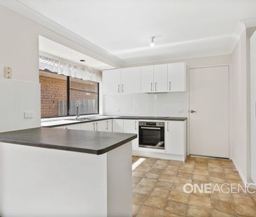 COMFORTABLE FAMILY HOME IN A CONVENIENT LOCATION - Photo 3