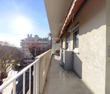 A LOUER 2 PIECES AVEC TERRASSE AU VIEUX CANNET - Photo 6