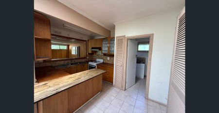 GREAT FAMILY HOME - Photo 5