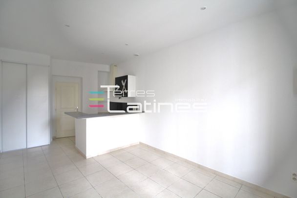 Location Appartement 1 pièce 21m² NIMES 30000 - Photo 1