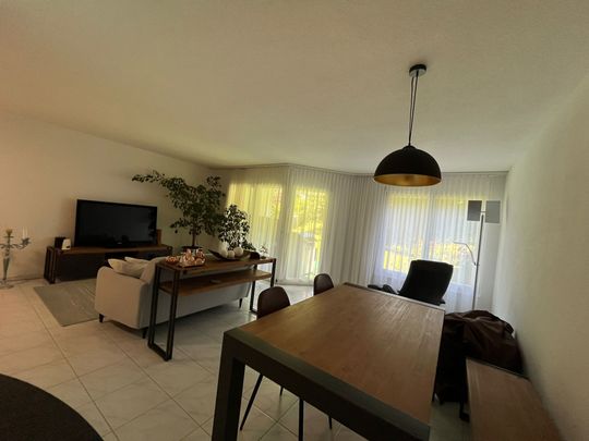 Schöne 3.5-Zimmer-Gartenwohnung in Samstagern - Photo 1