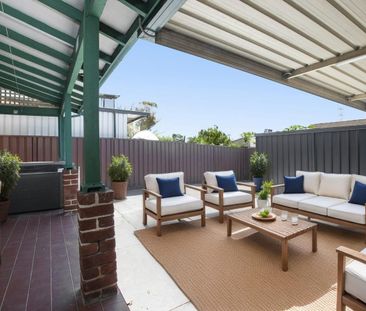 Modern Family Living in the Heart of Hinchinbrook - Photo 5