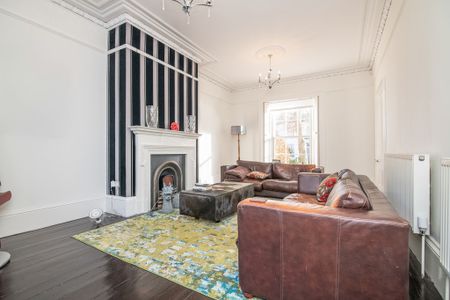 £2,950 - To Let - Photo 2