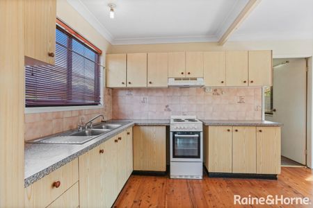 4B Daley Place, Fairfield West, NSW 2165 - Photo 2