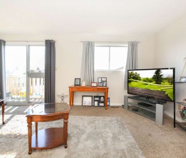 Beautiful 2 Bedroom Unit in Clearview Meadows!! - Photo 3