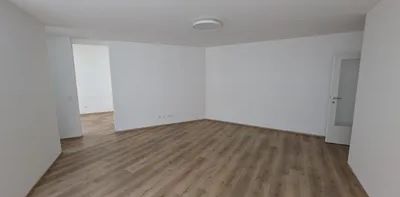 Ruhige, helle 2 Zimmer-Wohnung in bester Lage | U4 Pilgramgasse | Nähe Mariahilfer Straße und Naschmarkt - Photo 2