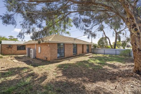 3 Perry Close, Melton. - Photo 3