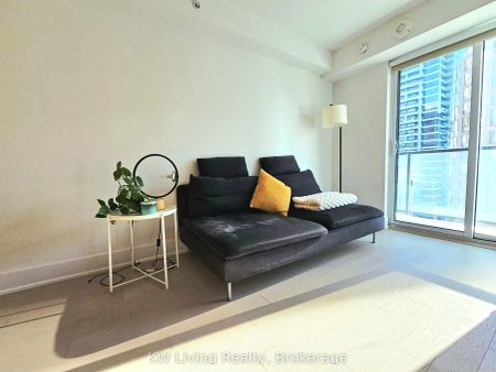 955 Bay Street #1920 - Photo 5