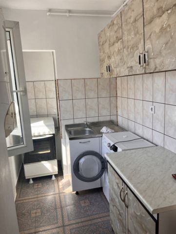 Garsoniera in bloc de apartamente strand str bihorului et 1 - Fotografie 3