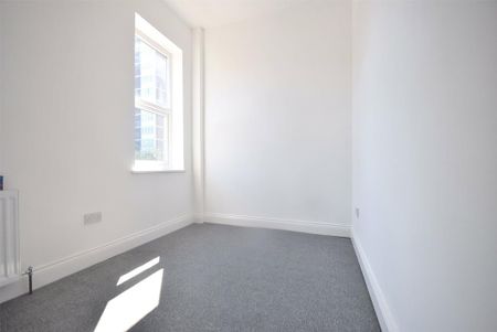 3 bedroom maisonette to rent - Photo 4