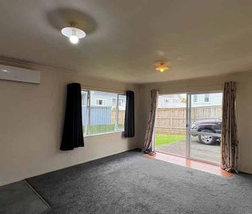 Spacious one bedroom in great location - Photo 2