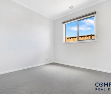 33 Willowleaf Street, Beveridge VIC 3753 - House For Rent | Domain - Photo 4