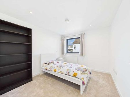 Arun Court, Station Close, Horsham, RH13 - Photo 5