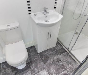 Earls Court, Mulberry Close - Near Town Centre - LU1 1BZ - Photo 1