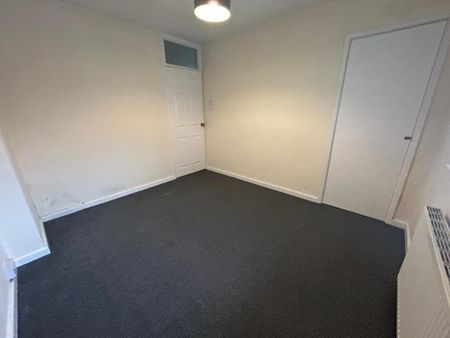 2 bedroom semi-detached house to rent - Photo 4