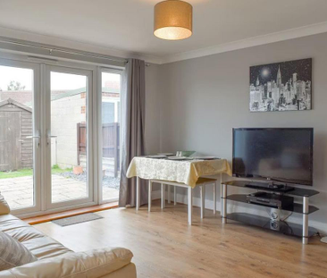 3 bedroom detached house to rent - Photo 2