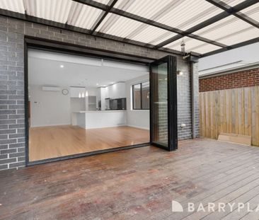Sophistication & Style in the Heart of Mordialloc - Photo 5
