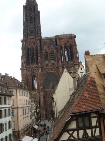 Rare et Exceptionnel : Location Studio meublé 23.24M2 Face Cathédrale - Photo 2