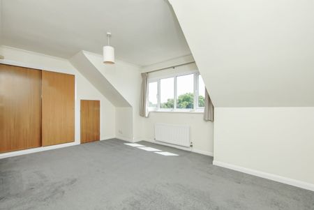 4 bedroom detached house to rent - Photo 3
