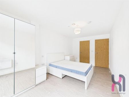 3 bedroom flat to rent - Photo 5