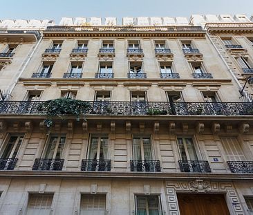 location Appartement F2 DE 59.4m² À PARIS - Photo 1