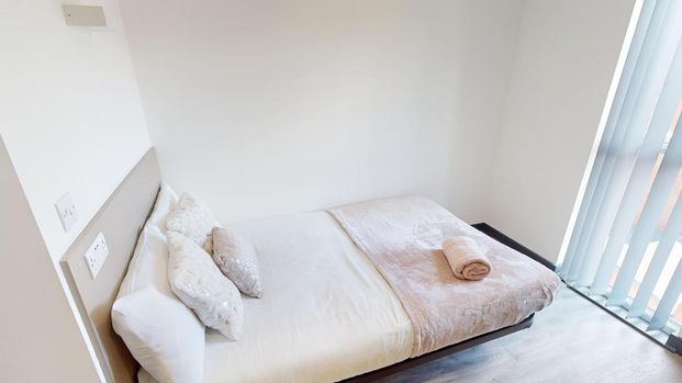 1 bedroom in a flat share to rent - Photo 1