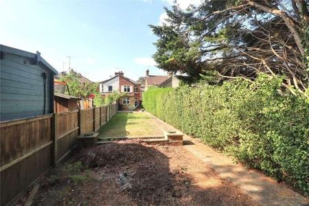 Woking, Surrey, GU21 - Photo 3