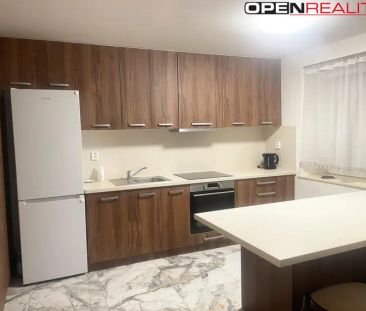 Pronájem útulného bytu 2+kk s garáží a vlastním dvorkem Krčmaň - Photo 4
