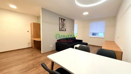 Pronájem bytu 2+kk po rekonstrukci, kompletně zařízený, centrum, Hradec Králové - Fotografie 3