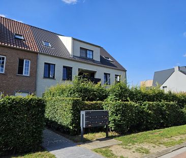 Appartement met lift, 1 slaapkamer, terras en 2 parkings - Photo 4