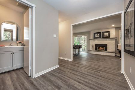 For Lease - 177 Browning Trail Unit# Back, Barrie, Ontario - Photo 3