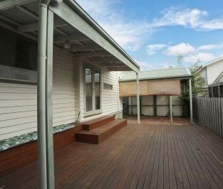 Beautiful 3 Bedroom Cottage - Photo 5