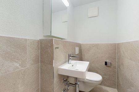 Maisonette apartment with beautiful garden seating area - Photo 5