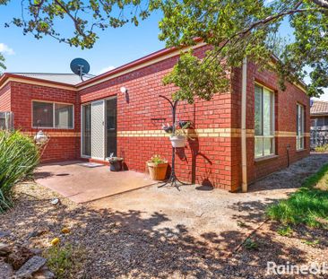 THREE BEDROOM HOME - Photo 4