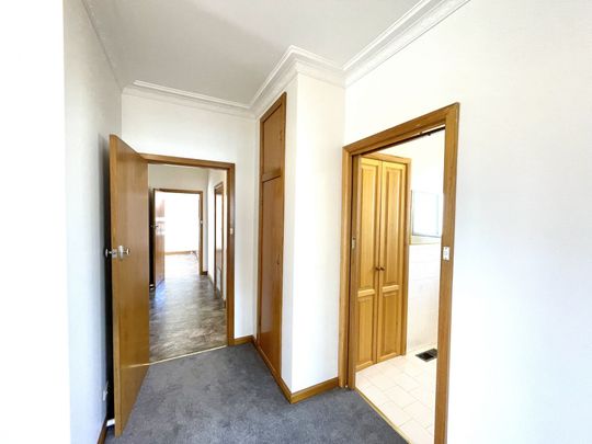 6 Eastleigh Court Newborough VIC - Photo 1