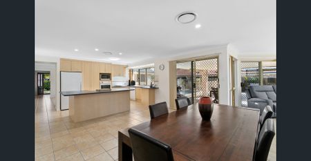 Sensational Home with Ducted Air Con & Swimming Pool & Solar - Photo 4